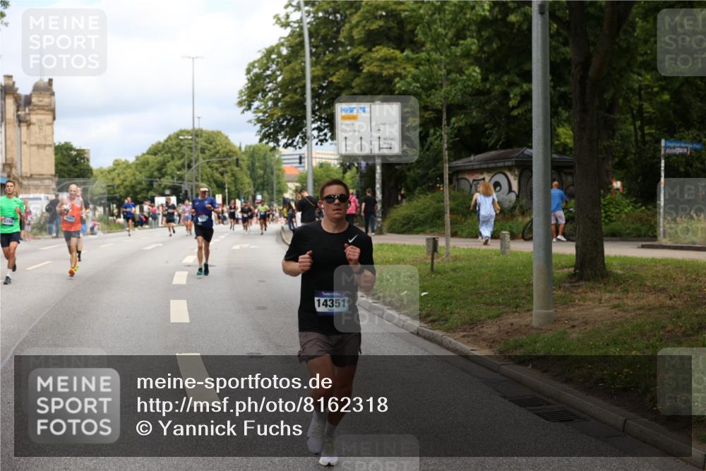 29.06.2025 - hella hamburg halbmarathon Yannick Fuchs http://msf.ph/oto/8162318 29.06.2025 10:39:09 20KM 1413, 1424, 1520, 1697, 2890, 2970, 3098, 4270, 4691, 4915, 5047, 7710, 8928, 9030, 9302, 10313, 11809, 12528, 13975, 14351, 14464, 14686, 14687, 14703, 15334, 16058, 16803, 17120, 17406, 18539, 18631, 19207 meine-sportfotos.de