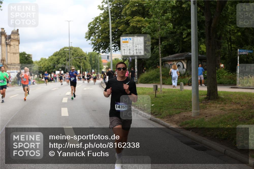 29.06.2025 - hella hamburg halbmarathon Yannick Fuchs http://msf.ph/oto/8162338 29.06.2025 10:39:09 20KM 1413, 1424, 1520, 1697, 2890, 2970, 3098, 4270, 4691, 4915, 5047, 7710, 8928, 9030, 9302, 10313, 11809, 12528, 13975, 14351, 14464, 14686, 14687, 14703, 15334, 16058, 16803, 17120, 17406, 18539, 18631, 19207 meine-sportfotos.de