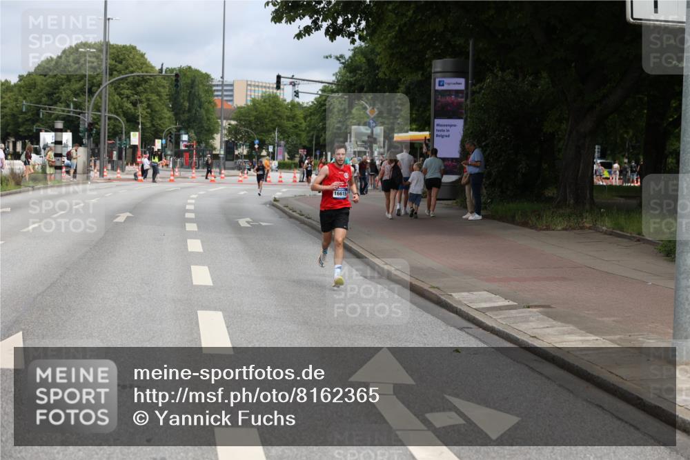 29.06.2025 - hella hamburg halbmarathon Yannick Fuchs http://msf.ph/oto/8162365 29.06.2025 10:21:23 20KM 9565, 13779, 16615, 17258, 18692, 19076 meine-sportfotos.de