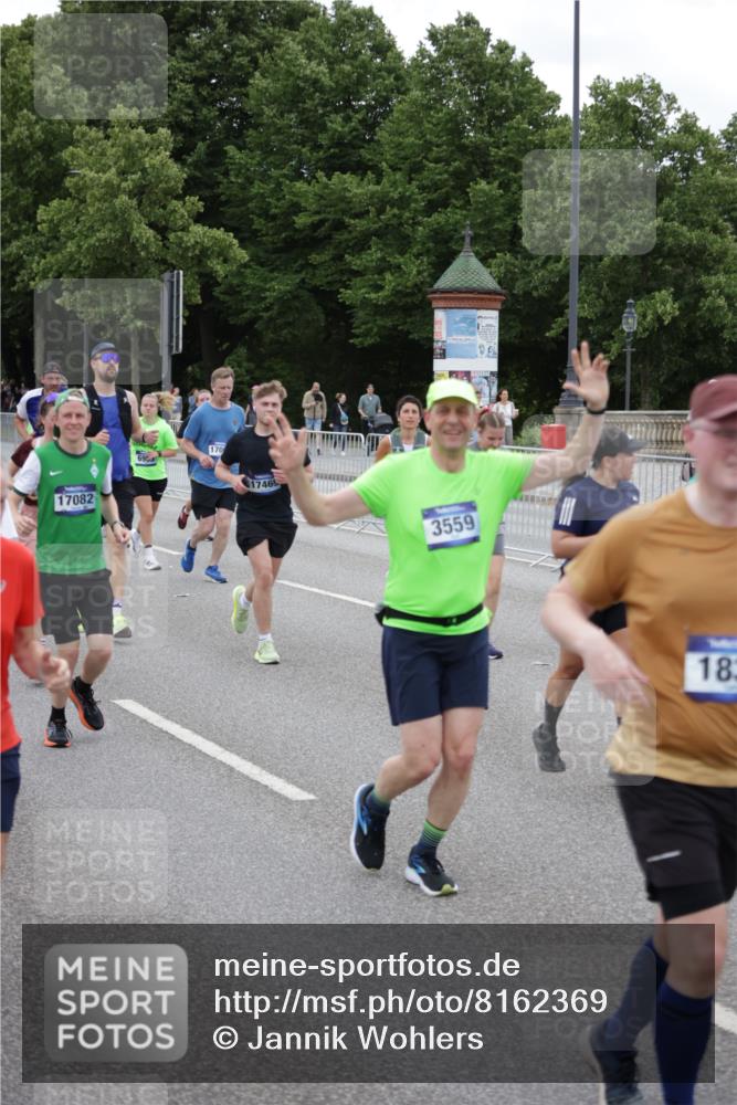 29.06.2025 - hella hamburg halbmarathon Jannik Wohlers http://msf.ph/oto/8162369 29.06.2025 11:03:37 Lombardsbrücke 1831, 1970, 2141, 2285, 2856, 3559, 3798, 4281, 5324, 6144, 6426, 6753, 6952, 6953, 7588, 7620, 7754, 8411, 8835, 8922, 8974, 9617, 9998, 10394, 10768, 11221, 11368, 11369, 12609, 13185, 13275, 13294, 13648, 13722, 13723, 13760, 13873, 14921, 14922, 14973, 15437, 15668, 15734, 15910, 15911, 16283, 16339, 17064, 17066, 17067, 17081, 17082, 17093, 17132, 17457, 17469, 17551, 18416 meine-sportfotos.de