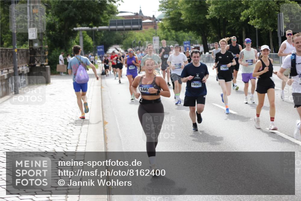 29.06.2025 - hella hamburg halbmarathon Jannik Wohlers http://msf.ph/oto/8162400 29.06.2025 10:20:10 Lombardsbrücke 1011, 1471, 1474, 2053, 2101, 2325, 2478, 2834, 3733, 3781, 4154, 4166, 4288, 4422, 4754, 4869, 5181, 5625, 6951, 7131, 8588, 9722, 10041, 10613, 10647, 11100, 11603, 11835, 11995, 12056, 12977, 14500, 14502, 14503, 14894, 15180, 15244, 15442, 15513, 16135, 16254, 16638, 17581, 17671, 17987, 18007, 18423, 18908, 19014, 19093 meine-sportfotos.de