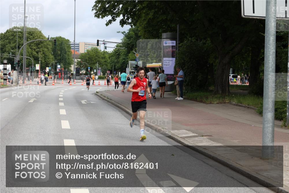 29.06.2025 - hella hamburg halbmarathon Yannick Fuchs http://msf.ph/oto/8162401 29.06.2025 10:21:24 20KM 9565, 13779, 16615, 17258, 18692, 19076 meine-sportfotos.de