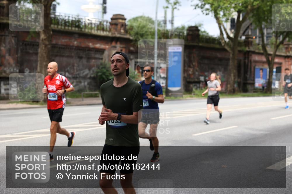 29.06.2025 - hella hamburg halbmarathon Yannick Fuchs http://msf.ph/oto/8162444 29.06.2025 10:39:32 20KM 1171, 1424, 2098, 2188, 2470, 2890, 2970, 3785, 3917, 4270, 4915, 4997, 5047, 5623, 6266, 6375, 6575, 6819, 7087, 7167, 7325, 7709, 7843, 8871, 9030, 9710, 9720, 10064, 10313, 10741, 11688, 12154, 12161, 12528, 12643, 12783, 13919, 15334, 15365, 15651, 15666, 15760, 16058, 16617, 16685, 16689, 16725, 16803, 16834, 17381, 17382, 17544, 17960, 18055, 18407, 18631, 18638, 18689, 18718, 19116 meine-sportfotos.de