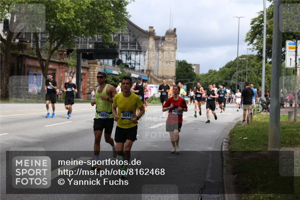 29.06.2025 - hella hamburg halbmarathon Yannick Fuchs http://msf.ph/oto/8162468 29.06.2025 10:39:32 20KM 1171, 1424, 2098, 2188, 2470, 2890, 2970, 3785, 3917, 4270, 4915, 4997, 5047, 5623, 6266, 6375, 6575, 6819, 7087, 7167, 7325, 7709, 7843, 8871, 9030, 9710, 9720, 10064, 10313, 10741, 11688, 12154, 12161, 12528, 12643, 12783, 13919, 15334, 15365, 15651, 15666, 15760, 16058, 16617, 16685, 16689, 16725, 16803, 16834, 17381, 17382, 17544, 17960, 18055, 18407, 18631, 18638, 18689, 18718, 19116 meine-sportfotos.de