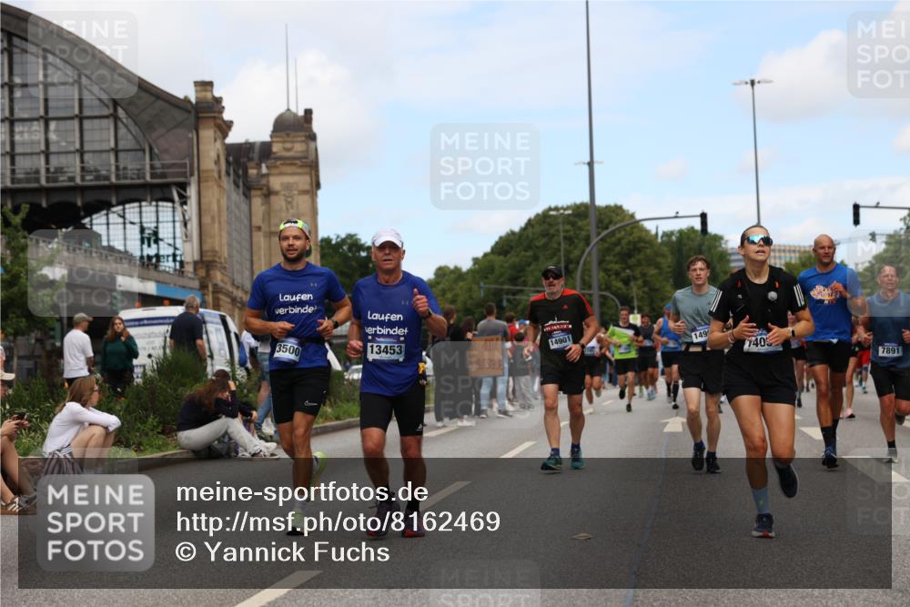 29.06.2025 - hella hamburg halbmarathon Yannick Fuchs http://msf.ph/oto/8162469 29.06.2025 11:17:50 20KM 1419, 2140, 2886, 2901, 3458, 4395, 4697, 4979, 5063, 5079, 6872, 7169, 7188, 7190, 7672, 7891, 7978, 8892, 9722, 10041, 10065, 11792, 11803, 12628, 13366, 13386, 13453, 13500, 14055, 14901, 14903, 15343, 15445, 15569, 15952, 15955, 16154, 16781, 16833, 17080, 17490, 17559, 18362, 18417, 18620 meine-sportfotos.de