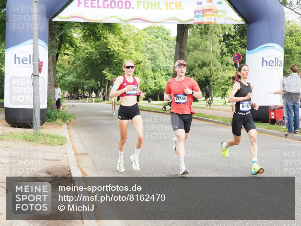 29.06.2025 - hella hamburg halbmarathon MichiJ http://msf.ph/oto/8162479 29.06.2025 10:12:20 Zwischen KM18-KM19 9442, 16068, 17856 meine-sportfotos.de