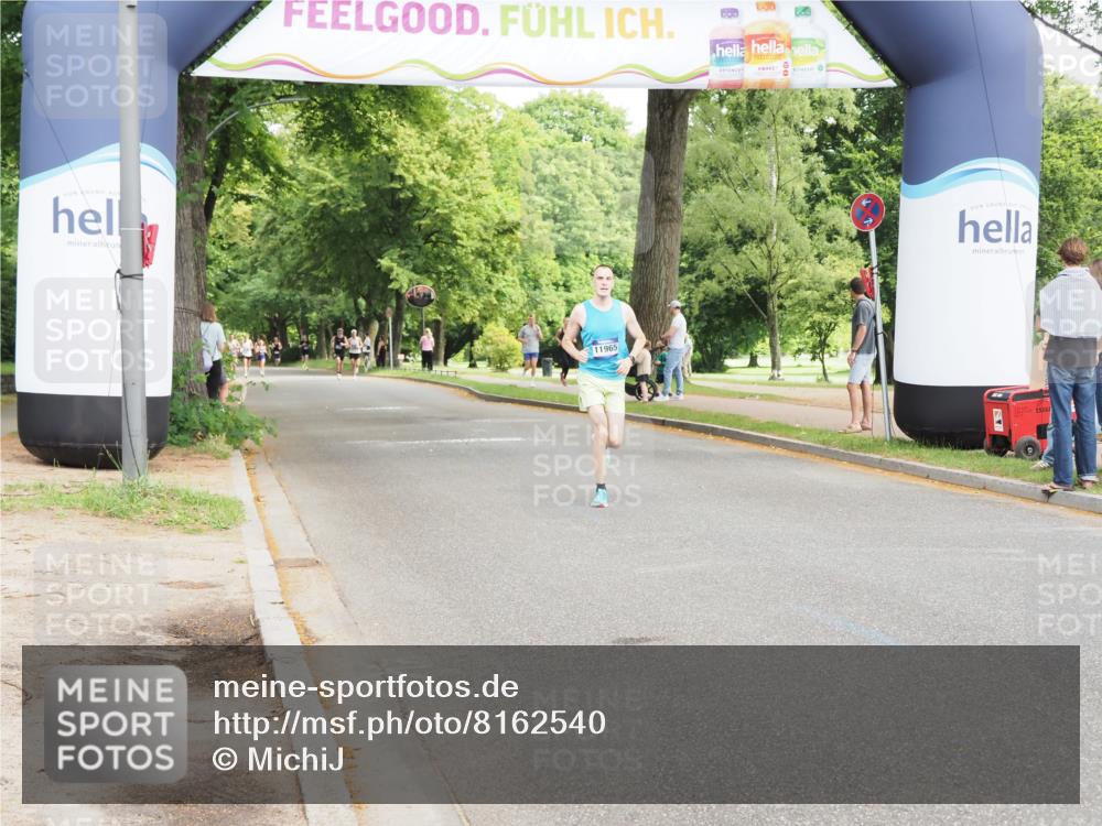 29.06.2025 - hella hamburg halbmarathon MichiJ http://msf.ph/oto/8162540 29.06.2025 10:12:23 Zwischen KM18-KM19 9442, 16068, 17856 meine-sportfotos.de