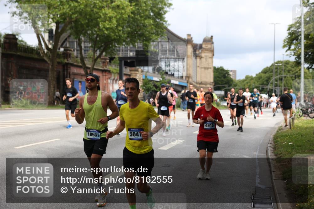 29.06.2025 - hella hamburg halbmarathon Yannick Fuchs http://msf.ph/oto/8162555 29.06.2025 10:39:33 20KM 1171, 1424, 2098, 2188, 2470, 2890, 2970, 3785, 3917, 4270, 4915, 4997, 5047, 5623, 5706, 6266, 6375, 6575, 6819, 7087, 7167, 7325, 7709, 7843, 8871, 9030, 9105, 9710, 9720, 10064, 10313, 10741, 11688, 12154, 12161, 12528, 12643, 12783, 13919, 15334, 15365, 15651, 15666, 15760, 16617, 16685, 16689, 16725, 16803, 16834, 17381, 17382, 17544, 17960, 18055, 18407, 18631, 18638, 18689, 18718, 19116 meine-sportfotos.de