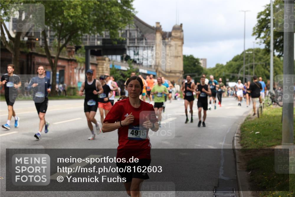 29.06.2025 - hella hamburg halbmarathon Yannick Fuchs http://msf.ph/oto/8162603 29.06.2025 10:39:34 20KM 1171, 1424, 2098, 2188, 2470, 2890, 3785, 3917, 4270, 4915, 4997, 5047, 5623, 5706, 6266, 6375, 6575, 6819, 6831, 7087, 7167, 7325, 7709, 7843, 8871, 9030, 9105, 9710, 9720, 10064, 10313, 10741, 11688, 12154, 12161, 12528, 12643, 12783, 13919, 15334, 15365, 15651, 15666, 15760, 16617, 16685, 16689, 16725, 16803, 16834, 17381, 17382, 17544, 17960, 18055, 18407, 18631, 18638, 18689, 18718, 18862, 19116 meine-sportfotos.de