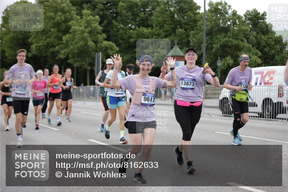 29.06.2025 - hella hamburg halbmarathon Jannik Wohlers http://msf.ph/oto/8162633 29.06.2025 11:03:44 Lombardsbrücke 1831, 1970, 2141, 2856, 2935, 3559, 3798, 4281, 4936, 5324, 5802, 6144, 6753, 6952, 6953, 7620, 8411, 8475, 8476, 8835, 8922, 9218, 9343, 9617, 9998, 10394, 10768, 11235, 11368, 11369, 12118, 12245, 12486, 13185, 13275, 13294, 13648, 13722, 13723, 13760, 13873, 14922, 14973, 15201, 15437, 15668, 15734, 15910, 15911, 16283, 17064, 17081, 17082, 17132, 17457, 17469, 17551, 18244, 18416 meine-sportfotos.de