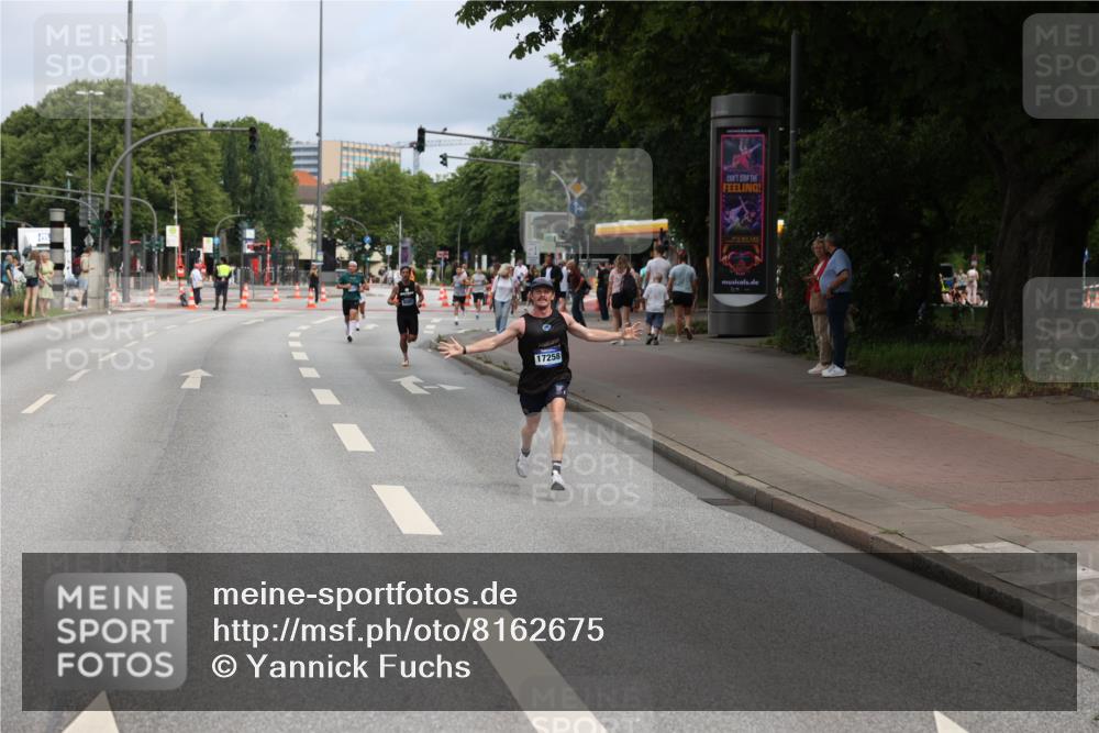 29.06.2025 - hella hamburg halbmarathon Yannick Fuchs http://msf.ph/oto/8162675 29.06.2025 10:21:32 20KM 7380, 9565, 13779, 14728, 16615, 17040, 17258, 18692, 19076 meine-sportfotos.de