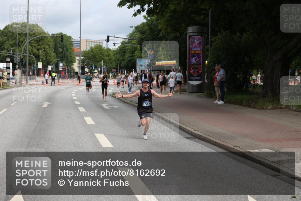 29.06.2025 - hella hamburg halbmarathon Yannick Fuchs http://msf.ph/oto/8162692 29.06.2025 10:21:32 20KM 7380, 9565, 13779, 14728, 16615, 17040, 17258, 18692, 19076 meine-sportfotos.de