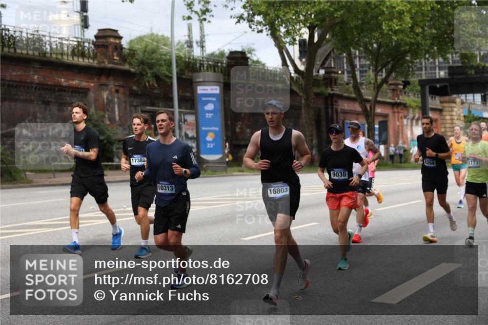 29.06.2025 - hella hamburg halbmarathon Yannick Fuchs http://msf.ph/oto/8162708 29.06.2025 10:39:36 20KM 1171, 1424, 2098, 2188, 2470, 3785, 3917, 4915, 4997, 5047, 5623, 5706, 6266, 6375, 6575, 6819, 6831, 7087, 7167, 7325, 7709, 7843, 8871, 9030, 9105, 9710, 9720, 10064, 10313, 10741, 11291, 11688, 12154, 12161, 12528, 12643, 12783, 13919, 15365, 15651, 15666, 15760, 16617, 16685, 16689, 16725, 16803, 16834, 17381, 17382, 17544, 17960, 18055, 18185, 18407, 18631, 18638, 18689, 18718, 18862, 19116 meine-sportfotos.de