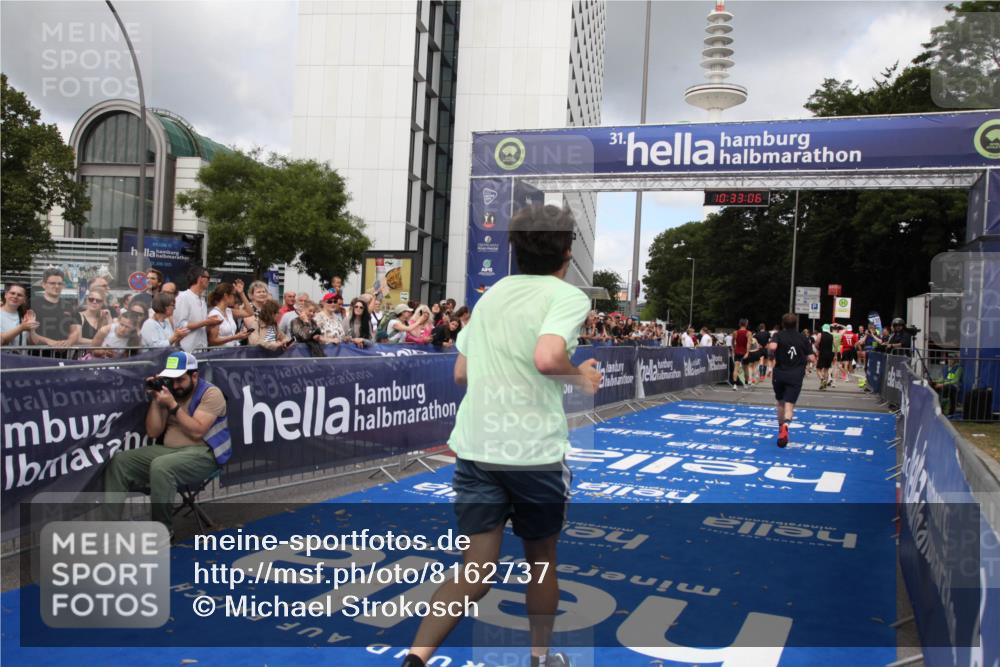 29.06.2025 - hella hamburg halbmarathon Michael Strokosch http://msf.ph/oto/8162737 29.06.2025 10:33:05 Ziel 11169, 18679 meine-sportfotos.de