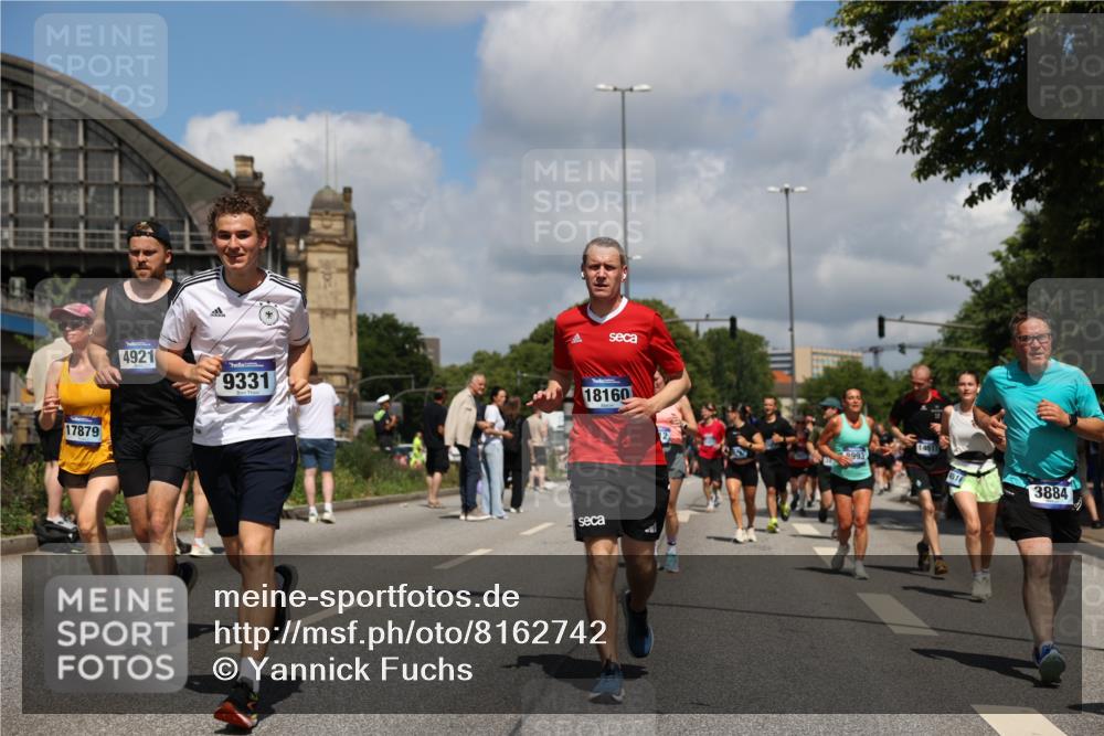 29.06.2025 - hella hamburg halbmarathon Yannick Fuchs http://msf.ph/oto/8162742 29.06.2025 11:37:26 20KM 1337, 1465, 1685, 1721, 2299, 2572, 3607, 3810, 3884, 4271, 4756, 4921, 5229, 5249, 6112, 6189, 6751, 7733, 8048, 8560, 8739, 8745, 8993, 9331, 9333, 9455, 9644, 10145, 10626, 10627, 11087, 11097, 11479, 11621, 11637, 11816, 11817, 12028, 12150, 12382, 12625, 12687, 12688, 13018, 13030, 13195, 13577, 13600, 13602, 13848, 13862, 13952, 14037, 14406, 14516, 14517, 15039, 15669, 15992, 16260, 16559, 16782, 17267, 17368, 17666, 17879, 18160, 18918 meine-sportfotos.de