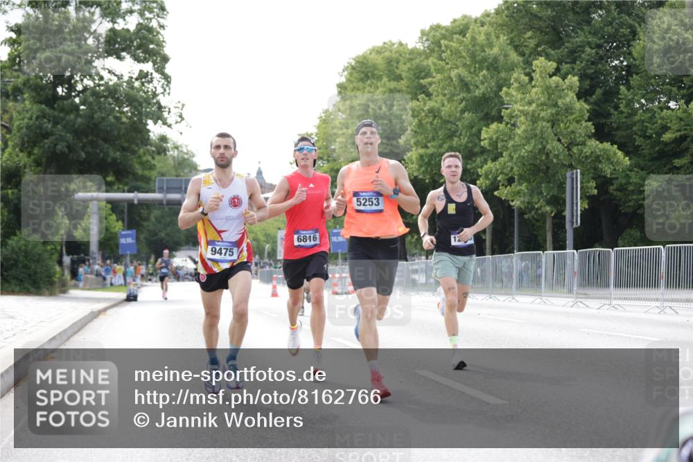 29.06.2025 - hella hamburg halbmarathon Jannik Wohlers http://msf.ph/oto/8162766 29.06.2025 09:40:11 Lombardsbrücke 34, 54, 5253, 6530, 6816, 9151, 9447, 9475, 11210, 11829, 12373, 12678, 14302, 16068, 16245, 16988, 18930 meine-sportfotos.de