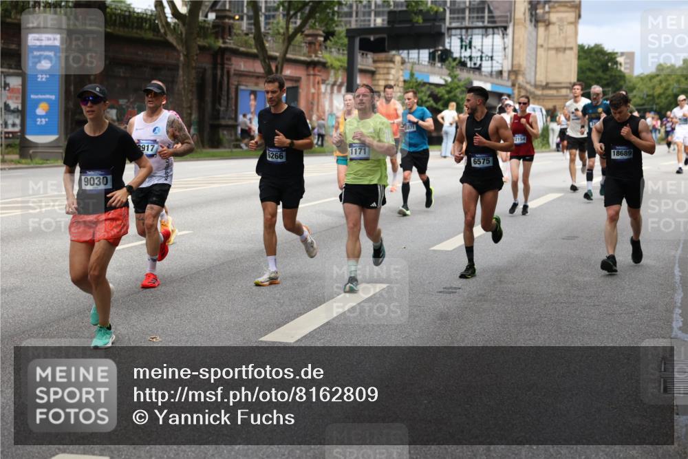 29.06.2025 - hella hamburg halbmarathon Yannick Fuchs http://msf.ph/oto/8162809 29.06.2025 10:39:37 20KM 1171, 2098, 2188, 2470, 3785, 3917, 4997, 5047, 5623, 5706, 6054, 6266, 6375, 6575, 6819, 6831, 7087, 7167, 7325, 7709, 7843, 8871, 9030, 9105, 9710, 9720, 10064, 10313, 10741, 11291, 11688, 12154, 12161, 12528, 12643, 12783, 13919, 15365, 15651, 15666, 15760, 16617, 16685, 16689, 16725, 16803, 16834, 17381, 17382, 17544, 17960, 18055, 18185, 18407, 18638, 18689, 18718, 18862, 19116 meine-sportfotos.de