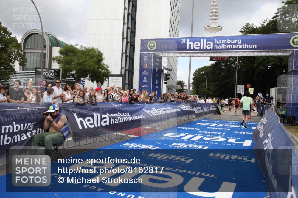 29.06.2025 - hella hamburg halbmarathon Michael Strokosch http://msf.ph/oto/8162817 29.06.2025 10:33:08 Ziel 11169, 14276, 17802, 18679 meine-sportfotos.de