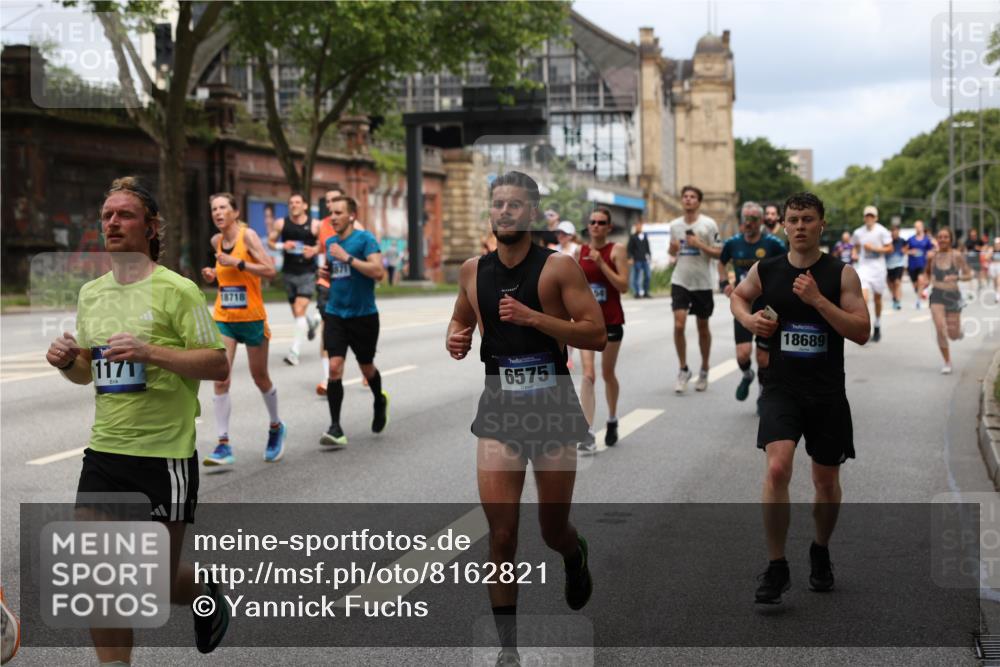 29.06.2025 - hella hamburg halbmarathon Yannick Fuchs http://msf.ph/oto/8162821 29.06.2025 10:39:38 20KM 1171, 2098, 2188, 2470, 3785, 3917, 4997, 5623, 5706, 6054, 6266, 6375, 6575, 6819, 6831, 7087, 7167, 7325, 7709, 7843, 8871, 9030, 9105, 9710, 9720, 10064, 10313, 10741, 11291, 11688, 12154, 12161, 12528, 12643, 12783, 13919, 15365, 15651, 15666, 15760, 16617, 16685, 16689, 16725, 16803, 16834, 17381, 17382, 17544, 17960, 18055, 18185, 18407, 18638, 18689, 18718, 18862, 19116 meine-sportfotos.de