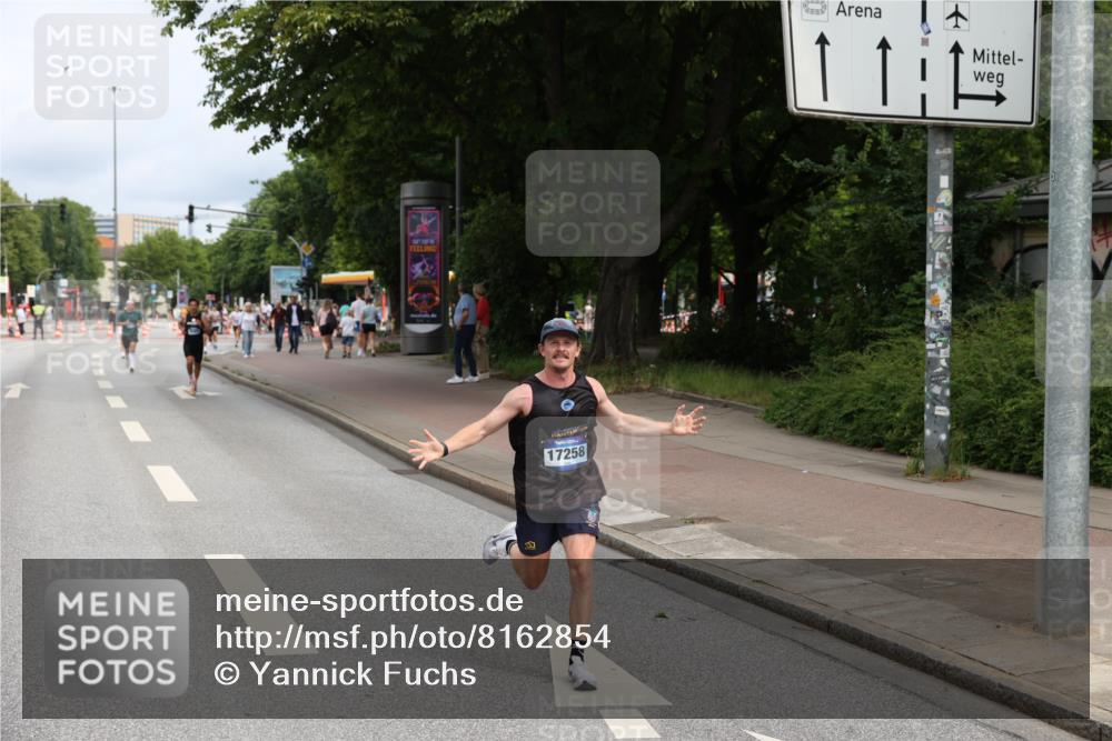29.06.2025 - hella hamburg halbmarathon Yannick Fuchs http://msf.ph/oto/8162854 29.06.2025 10:21:34 20KM 7380, 9565, 13779, 14728, 17040, 17258, 18692, 19076 meine-sportfotos.de