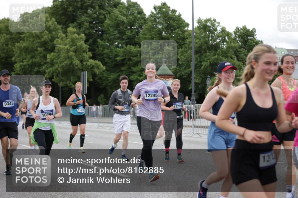 29.06.2025 - hella hamburg halbmarathon Jannik Wohlers http://msf.ph/oto/8162885 29.06.2025 11:03:49 Lombardsbrücke 1491, 1970, 2310, 2935, 3394, 3759, 3760, 4281, 4936, 5324, 5802, 6144, 6753, 6952, 6953, 7438, 7620, 8411, 8475, 8476, 8835, 9218, 9343, 9617, 9797, 10394, 10768, 11235, 11368, 11369, 11997, 12118, 12245, 12486, 13185, 13294, 13722, 13723, 13760, 13873, 14116, 14837, 14910, 14973, 15201, 15668, 15734, 15910, 15911, 16283, 17064, 17457, 17551, 18244, 19005 meine-sportfotos.de