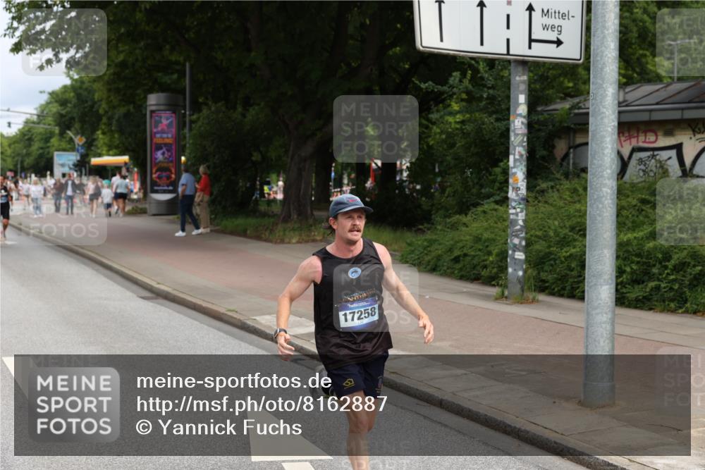 29.06.2025 - hella hamburg halbmarathon Yannick Fuchs http://msf.ph/oto/8162887 29.06.2025 10:21:34 20KM 7380, 9565, 13779, 14728, 17040, 17258, 18692, 19076 meine-sportfotos.de