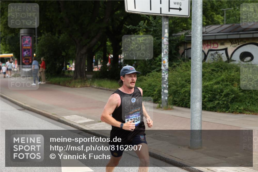 29.06.2025 - hella hamburg halbmarathon Yannick Fuchs http://msf.ph/oto/8162907 29.06.2025 10:21:34 20KM 7380, 9565, 13779, 14728, 17040, 17258, 18692, 19076 meine-sportfotos.de