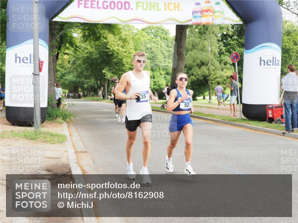 29.06.2025 - hella hamburg halbmarathon MichiJ http://msf.ph/oto/8162908 29.06.2025 10:12:40 Zwischen KM18-KM19 35, 52, 9475, 16548, 17886 meine-sportfotos.de