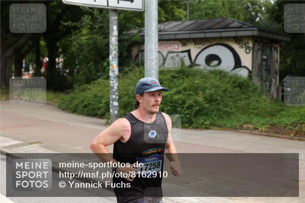 29.06.2025 - hella hamburg halbmarathon Yannick Fuchs http://msf.ph/oto/8162910 29.06.2025 10:21:35 20KM 7380, 9565, 13779, 14728, 17040, 17258, 18692, 19076 meine-sportfotos.de