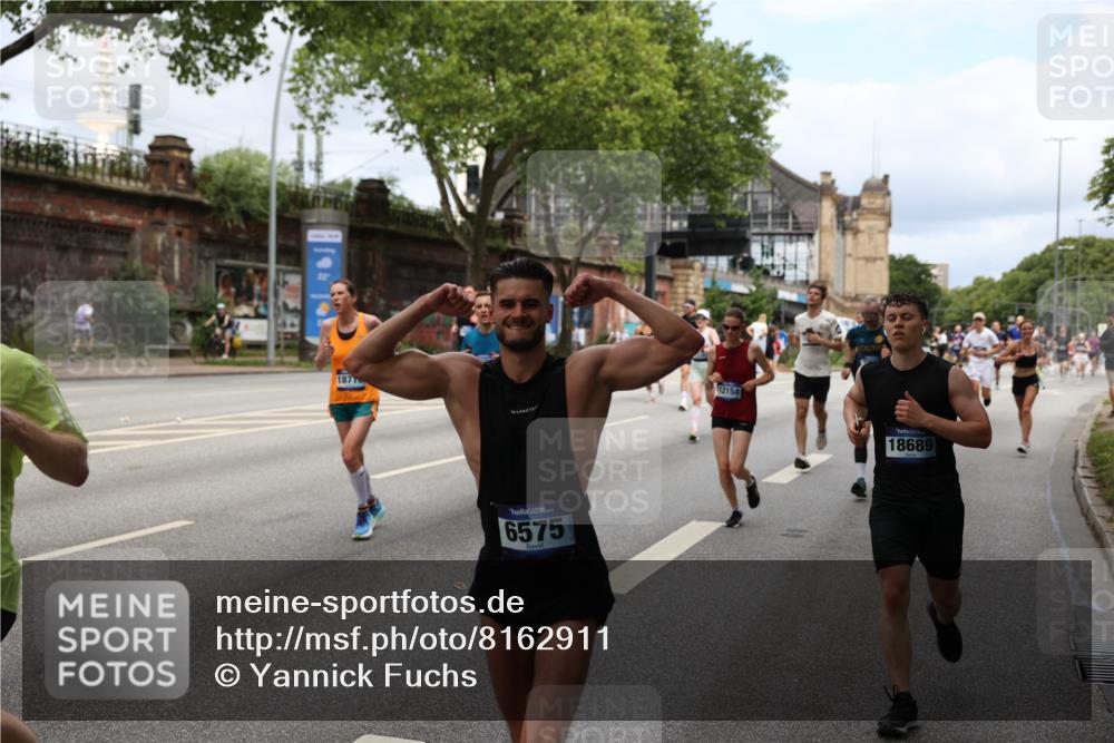29.06.2025 - hella hamburg halbmarathon Yannick Fuchs http://msf.ph/oto/8162911 29.06.2025 10:39:39 20KM 1171, 2098, 2188, 2470, 3785, 3917, 4997, 5623, 5706, 6054, 6266, 6375, 6575, 6819, 6831, 7087, 7167, 7325, 7709, 7843, 8871, 9030, 9105, 9710, 9720, 10064, 10313, 10741, 11291, 11688, 11821, 12154, 12161, 12528, 12643, 12783, 13919, 15365, 15651, 15666, 15760, 16617, 16685, 16689, 16725, 16834, 17381, 17382, 17544, 17960, 18055, 18185, 18407, 18638, 18689, 18718, 18862, 19116 meine-sportfotos.de