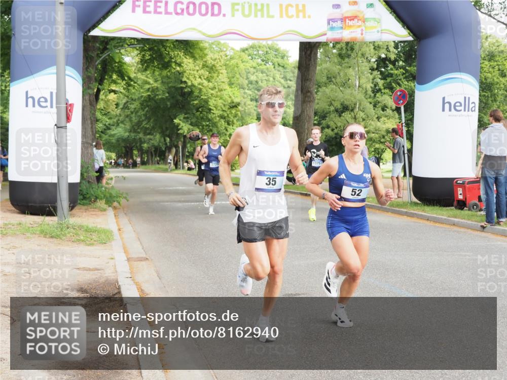 29.06.2025 - hella hamburg halbmarathon MichiJ http://msf.ph/oto/8162940 29.06.2025 10:12:40 Zwischen KM18-KM19 35, 52, 9475, 16548, 17886 meine-sportfotos.de