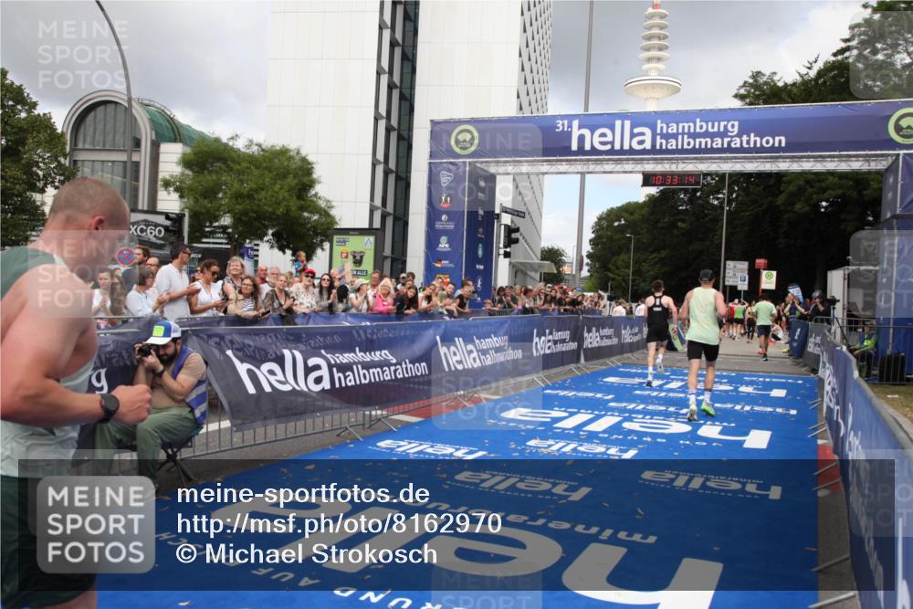 29.06.2025 - hella hamburg halbmarathon Michael Strokosch http://msf.ph/oto/8162970 29.06.2025 10:33:12 Ziel 1910, 6473, 14276, 17802 meine-sportfotos.de
