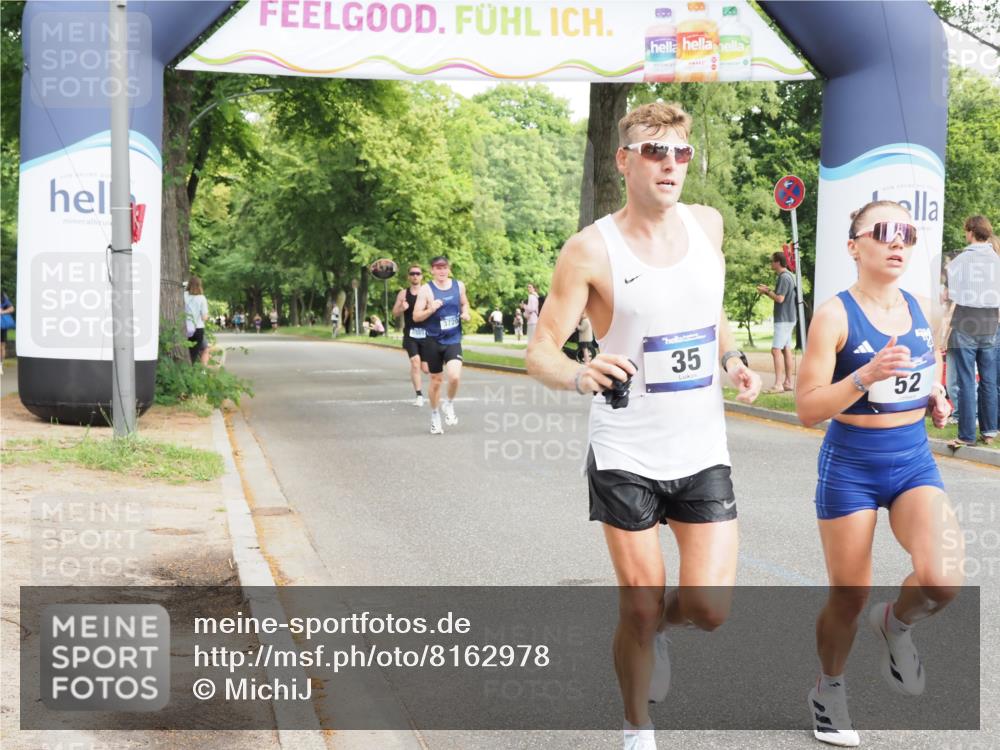 29.06.2025 - hella hamburg halbmarathon MichiJ http://msf.ph/oto/8162978 29.06.2025 10:12:40 Zwischen KM18-KM19 35, 52, 9475, 16548, 17886 meine-sportfotos.de