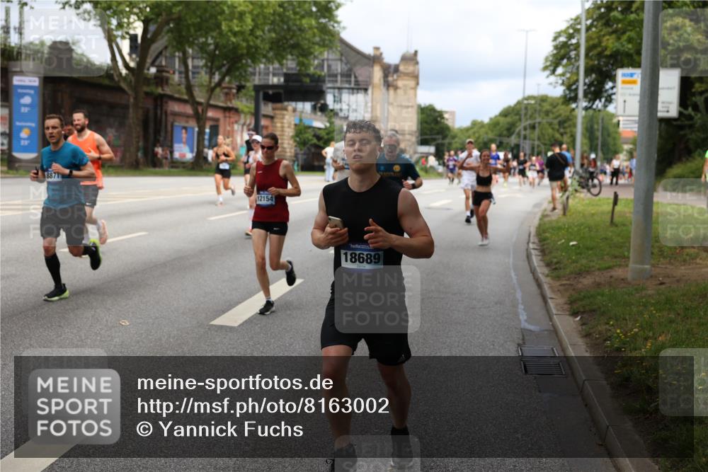 29.06.2025 - hella hamburg halbmarathon Yannick Fuchs http://msf.ph/oto/8163002 29.06.2025 10:39:40 20KM 1171, 2098, 2188, 2367, 2470, 3785, 3917, 4997, 5623, 5706, 6054, 6266, 6375, 6575, 6819, 6831, 7087, 7167, 7325, 7709, 7843, 8871, 9105, 9710, 9720, 10064, 10741, 11291, 11688, 11821, 12154, 12161, 12643, 12783, 13919, 15365, 15651, 15666, 15760, 16617, 16685, 16689, 16725, 16834, 17381, 17382, 17544, 17960, 18055, 18185, 18407, 18638, 18689, 18718, 18862, 19116 meine-sportfotos.de