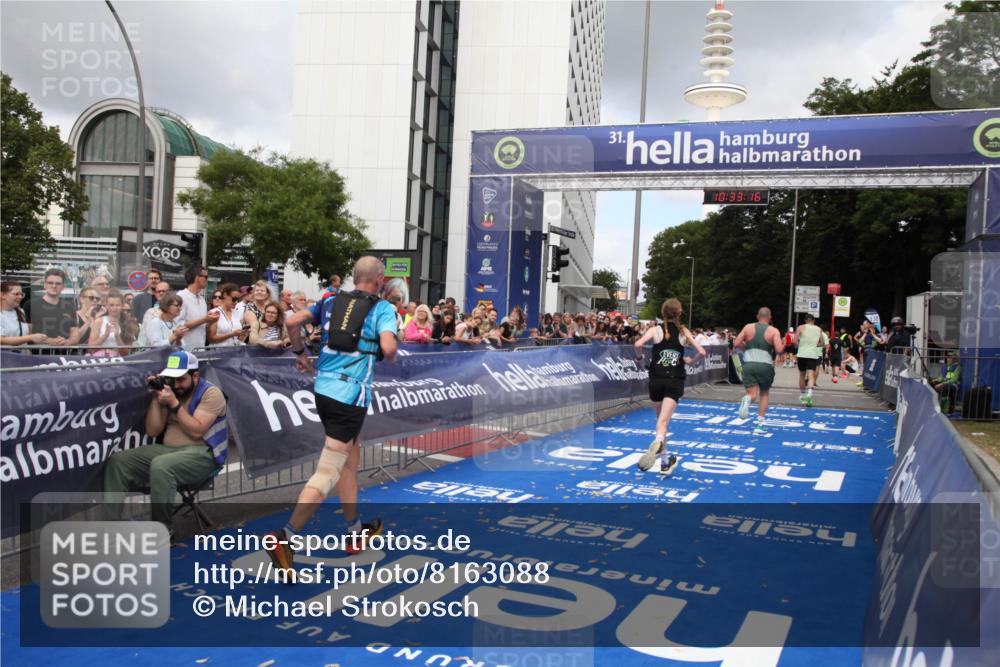 29.06.2025 - hella hamburg halbmarathon Michael Strokosch http://msf.ph/oto/8163088 29.06.2025 10:33:15 Ziel 1910, 6473, 14167, 14276, 17175, 17802 meine-sportfotos.de