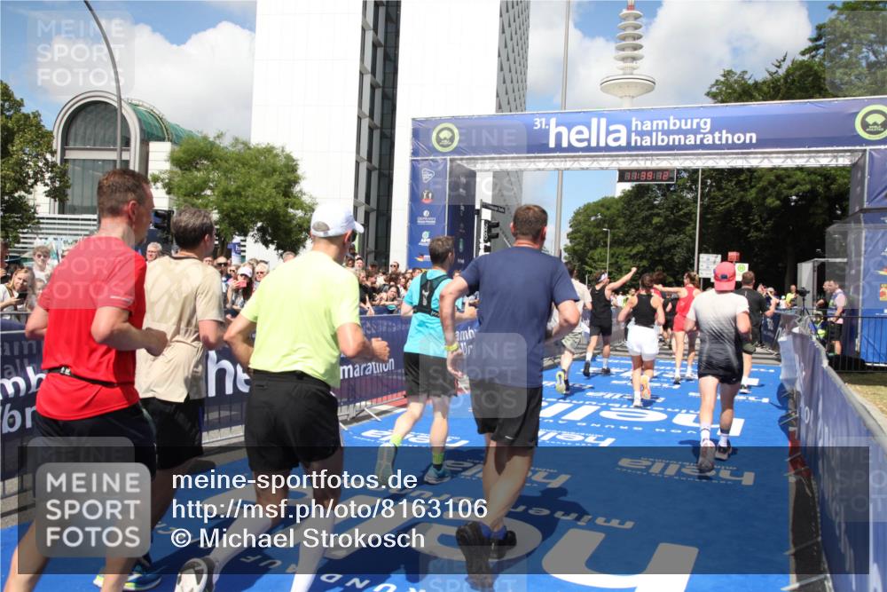 29.06.2025 - hella hamburg halbmarathon Michael Strokosch http://msf.ph/oto/8163106 29.06.2025 11:39:10 Ziel 3422, 3636, 4719, 5834, 6698, 7085, 7086, 8918, 9229, 13786, 14251, 14282, 15108, 17262, 17965, 18194, 18198, 18337, 18488 meine-sportfotos.de