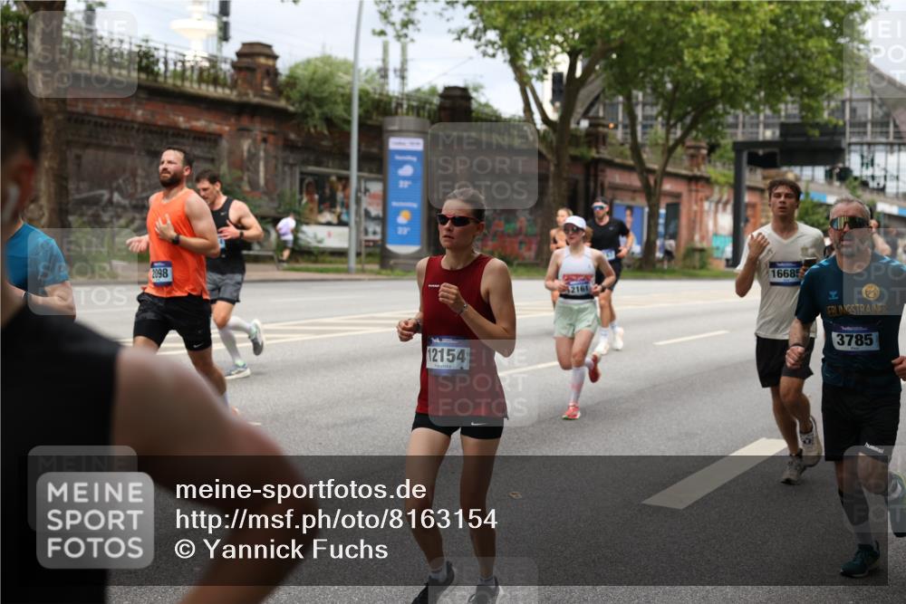 29.06.2025 - hella hamburg halbmarathon Yannick Fuchs http://msf.ph/oto/8163154 29.06.2025 10:39:41 20KM 1171, 2098, 2188, 2367, 2470, 3785, 4997, 5623, 5706, 6054, 6266, 6375, 6575, 6819, 6831, 7087, 7167, 7325, 7709, 7843, 8871, 9105, 9710, 9720, 10064, 10741, 11291, 11688, 11821, 12154, 12161, 12643, 12783, 13919, 15365, 15651, 15666, 15760, 16617, 16685, 16689, 16725, 16834, 17544, 17960, 18055, 18185, 18407, 18638, 18689, 18718, 18862, 19116 meine-sportfotos.de