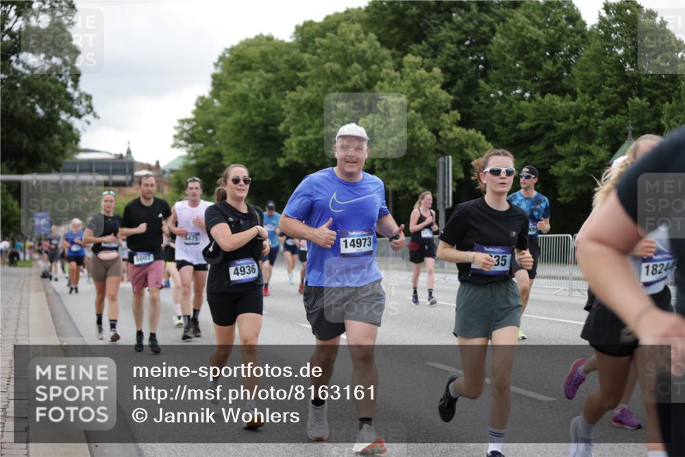 29.06.2025 - hella hamburg halbmarathon Jannik Wohlers http://msf.ph/oto/8163161 29.06.2025 11:03:52 Lombardsbrücke 1491, 2310, 2321, 2935, 3180, 3394, 3759, 3760, 4936, 5324, 5485, 5802, 6144, 6753, 7438, 8225, 8475, 8476, 8568, 8835, 9218, 9330, 9343, 9797, 10394, 11235, 11368, 11369, 11997, 12118, 12245, 12486, 13294, 13722, 13723, 13760, 13873, 14116, 14169, 14837, 14910, 14973, 15201, 15668, 16283, 16895, 17420, 17457, 18072, 18073, 18244, 19005 meine-sportfotos.de