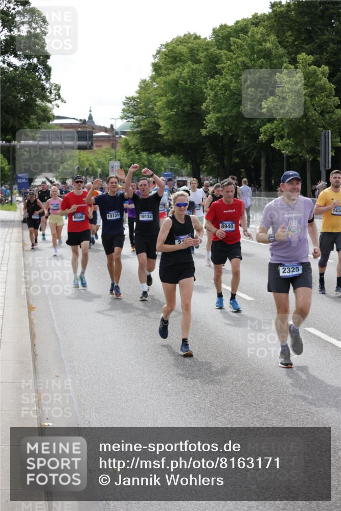 29.06.2025 - hella hamburg halbmarathon Jannik Wohlers http://msf.ph/oto/8163171 29.06.2025 10:20:19 Lombardsbrücke 1011, 1471, 2053, 2101, 2325, 2834, 2923, 2945, 3247, 3733, 3781, 4288, 4422, 4754, 4869, 5181, 5625, 6608, 8113, 8940, 9981, 10050, 10350, 11100, 11145, 11995, 12844, 14138, 14157, 14246, 14342, 14344, 14500, 14502, 14503, 14610, 14611, 14670, 15244, 15442, 15513, 16135, 16254, 16638, 16950, 17095, 17155, 17581, 17832, 17987, 18007, 18141, 18423, 18620, 18908, 19014, 19124, 19125, 19131, 19132 meine-sportfotos.de