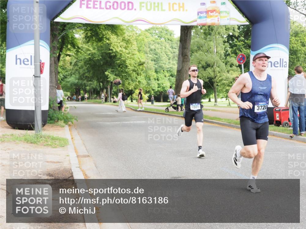 29.06.2025 - hella hamburg halbmarathon MichiJ http://msf.ph/oto/8163186 29.06.2025 10:12:43 Zwischen KM18-KM19 35, 52, 3720, 6559, 9475, 13751, 16548 meine-sportfotos.de
