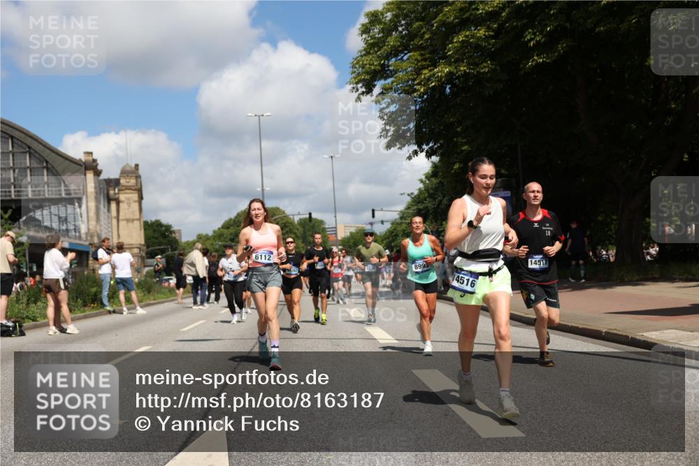29.06.2025 - hella hamburg halbmarathon Yannick Fuchs http://msf.ph/oto/8163187 29.06.2025 11:37:29 20KM 1337, 1661, 1685, 1721, 2299, 2572, 3607, 3810, 3884, 4612, 4756, 4921, 5229, 5249, 6112, 6189, 6751, 8048, 8560, 8739, 8745, 8993, 9331, 9333, 9455, 9644, 10145, 10626, 10627, 11087, 11097, 11479, 11621, 11637, 11816, 11817, 12028, 12150, 12382, 12625, 12687, 12688, 13018, 13195, 13577, 13600, 13602, 13848, 13862, 13952, 14037, 14406, 14516, 14517, 15669, 15992, 16260, 16559, 16782, 17267, 17368, 17666, 17879, 18160, 18544, 18918 meine-sportfotos.de