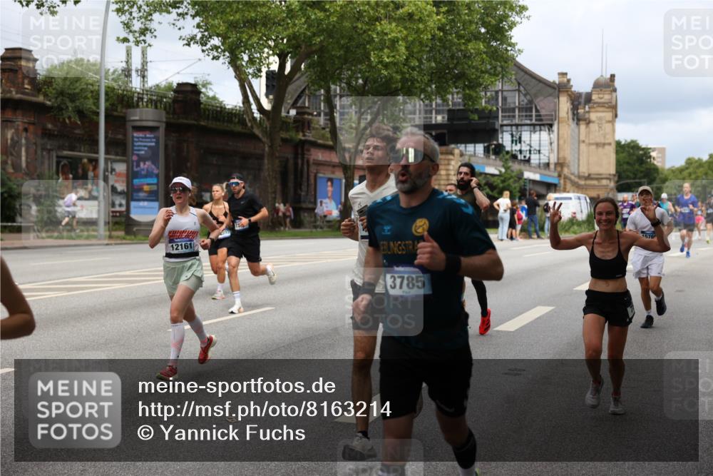 29.06.2025 - hella hamburg halbmarathon Yannick Fuchs http://msf.ph/oto/8163214 29.06.2025 10:39:41 20KM 1171, 2098, 2188, 2367, 2470, 3785, 4997, 5623, 5706, 6054, 6266, 6375, 6575, 6819, 6831, 7087, 7167, 7325, 7709, 7843, 8871, 9105, 9710, 9720, 10064, 10741, 11291, 11688, 11821, 12154, 12161, 12643, 12783, 13919, 15365, 15651, 15666, 15760, 16617, 16685, 16689, 16725, 16834, 17544, 17960, 18055, 18185, 18407, 18638, 18689, 18718, 18862, 19116 meine-sportfotos.de