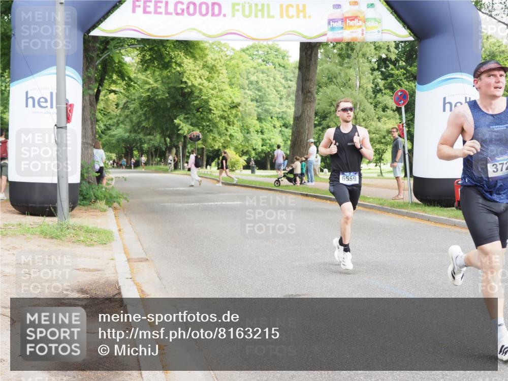29.06.2025 - hella hamburg halbmarathon MichiJ http://msf.ph/oto/8163215 29.06.2025 10:12:43 Zwischen KM18-KM19 35, 52, 3720, 6559, 9475, 13751, 16548 meine-sportfotos.de