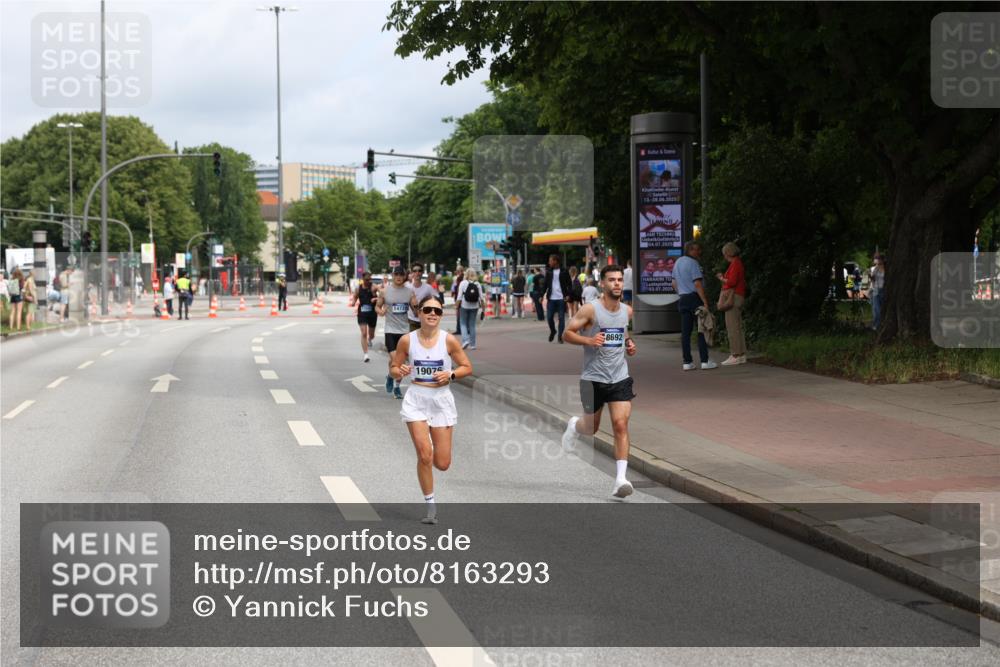 29.06.2025 - hella hamburg halbmarathon Yannick Fuchs http://msf.ph/oto/8163293 29.06.2025 10:21:43 20KM 7380, 9565, 12641, 13779, 13780, 14728, 17040, 18692, 19076 meine-sportfotos.de