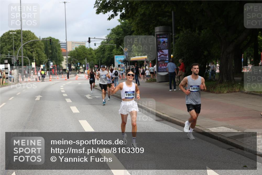29.06.2025 - hella hamburg halbmarathon Yannick Fuchs http://msf.ph/oto/8163309 29.06.2025 10:21:44 20KM 7380, 9565, 12641, 13779, 13780, 14728, 17040, 18692, 19076 meine-sportfotos.de