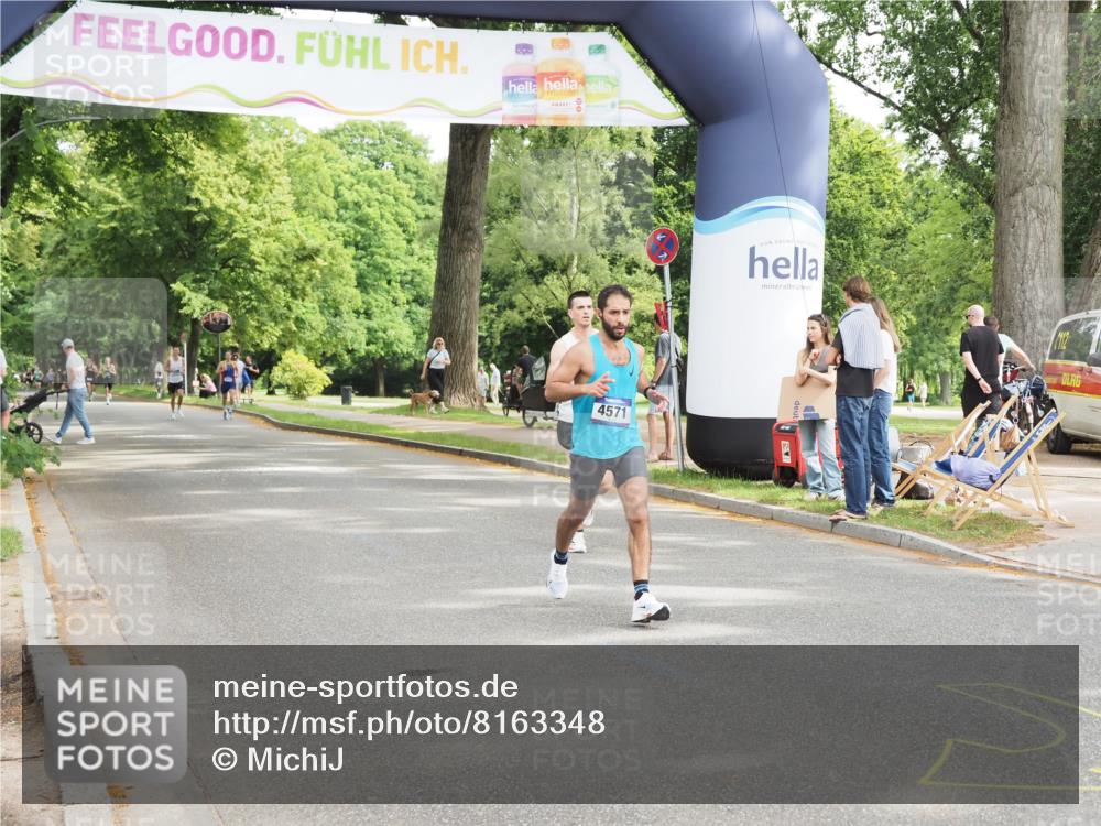 29.06.2025 - hella hamburg halbmarathon MichiJ http://msf.ph/oto/8163348 29.06.2025 10:13:04 Zwischen KM18-KM19 4128, 4571 meine-sportfotos.de