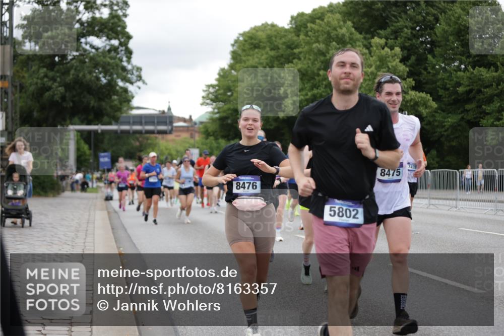 29.06.2025 - hella hamburg halbmarathon Jannik Wohlers http://msf.ph/oto/8163357 29.06.2025 11:03:55 Lombardsbrücke 1491, 1649, 2310, 2321, 2935, 3180, 3394, 3759, 3760, 4742, 4936, 5425, 5485, 5802, 7438, 8225, 8475, 8476, 8568, 9218, 9330, 9343, 9760, 9797, 10394, 11235, 11997, 12118, 12245, 12486, 12884, 13294, 13722, 13723, 14116, 14169, 14748, 14837, 14910, 14973, 15201, 15668, 16283, 16294, 16895, 17420, 17457, 18017, 18072, 18073, 18244, 18408, 19005, 19238 meine-sportfotos.de