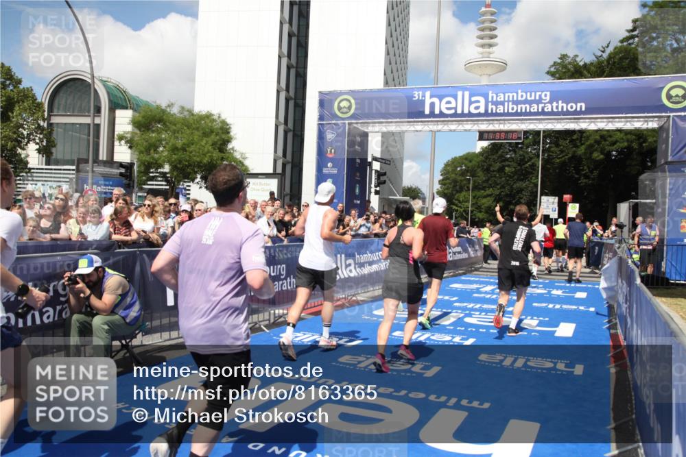 29.06.2025 - hella hamburg halbmarathon Michael Strokosch http://msf.ph/oto/8163365 29.06.2025 11:39:16 Ziel 1183, 1896, 4646, 5834, 5917, 6698, 7321, 8918, 8965, 9229, 12164, 14016, 15108, 17262, 17689, 18152, 18167, 18337, 18375 meine-sportfotos.de
