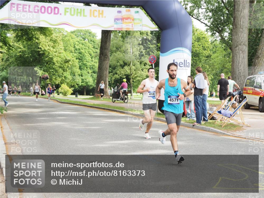 29.06.2025 - hella hamburg halbmarathon MichiJ http://msf.ph/oto/8163373 29.06.2025 10:13:04 Zwischen KM18-KM19 4128, 4571 meine-sportfotos.de