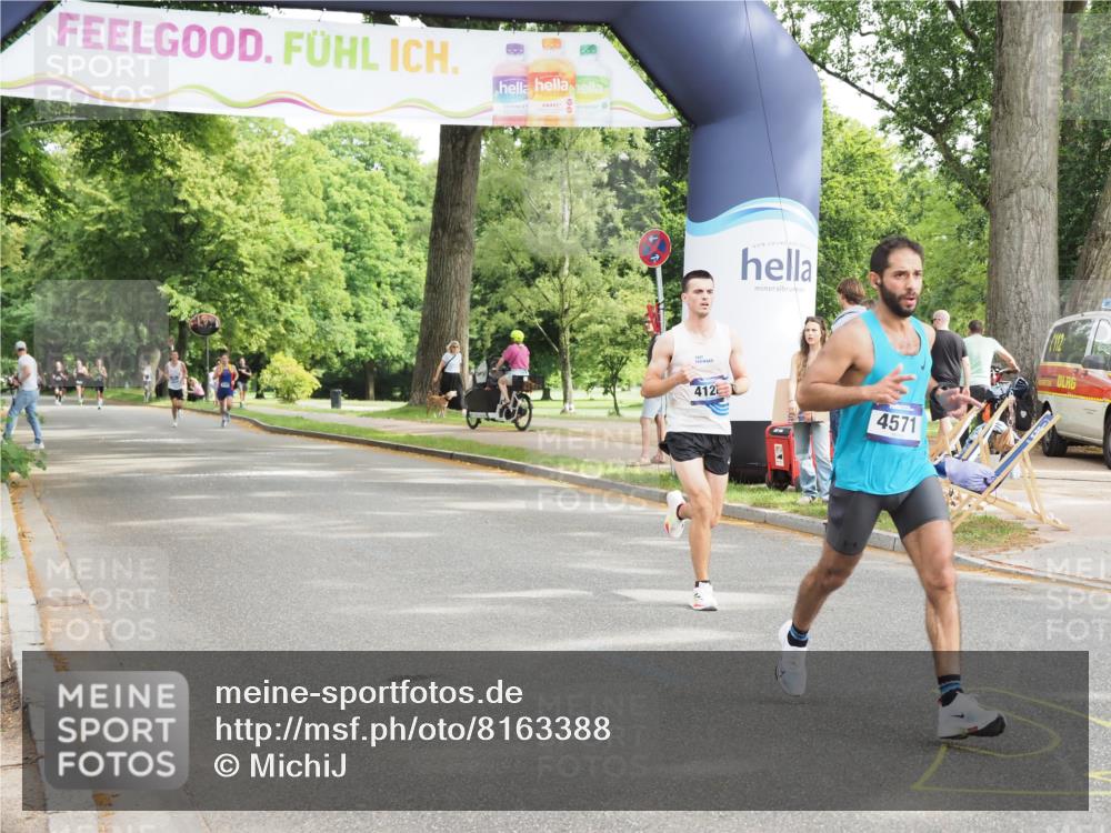 29.06.2025 - hella hamburg halbmarathon MichiJ http://msf.ph/oto/8163388 29.06.2025 10:13:04 Zwischen KM18-KM19 4128, 4571 meine-sportfotos.de
